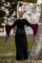 samtkleid-circe-schwarz-rot~3.webp