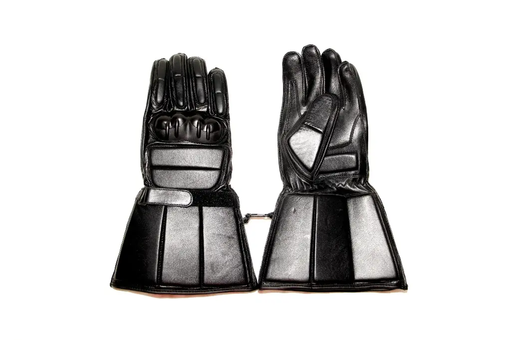 Guante reforzado de esgrima histórica  (7)