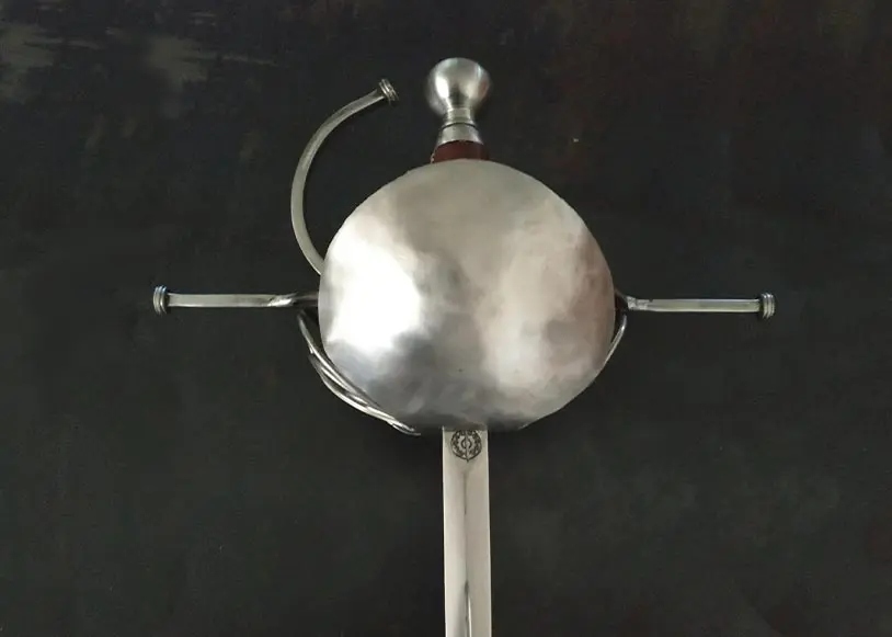 Espada ropera de conchas